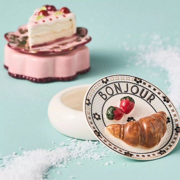 NWT Handpainted Baking Hobby Tiny Trinket Box - Croissant - Picture 2 of 2